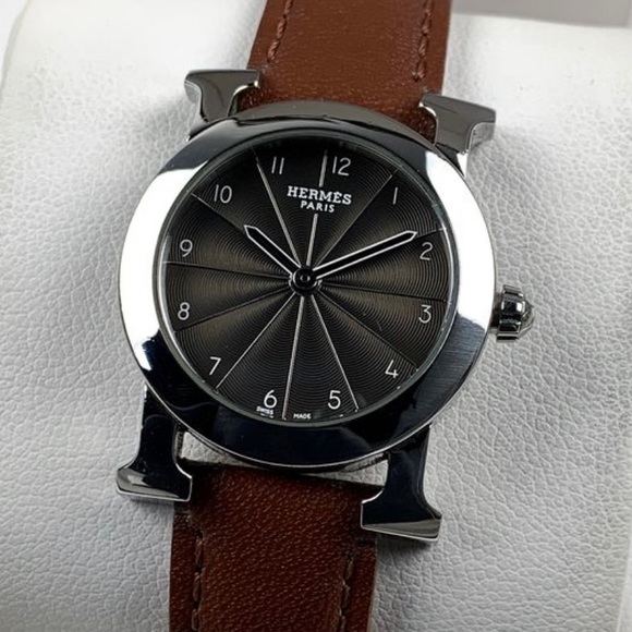 Hermes Accessories - 💯 authentic Hermès watch 9/10 condition